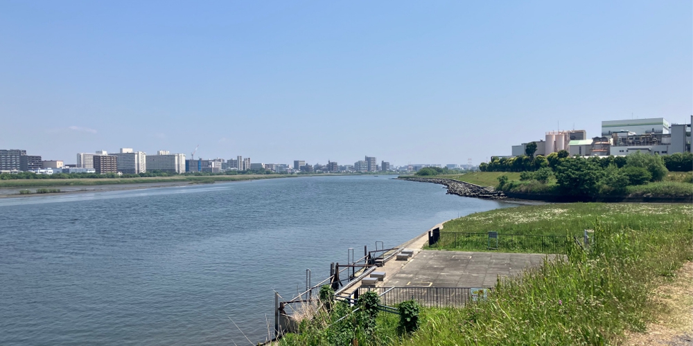 川崎河港水門左側
